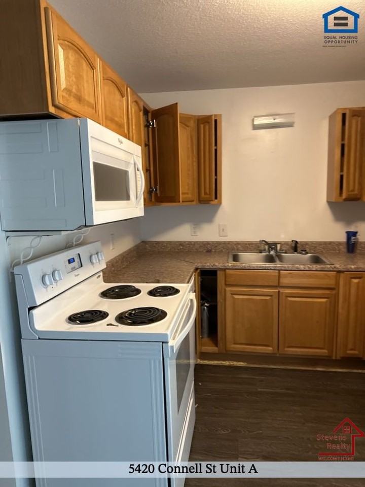 5420 Connell St #A - Photo 3 of 16