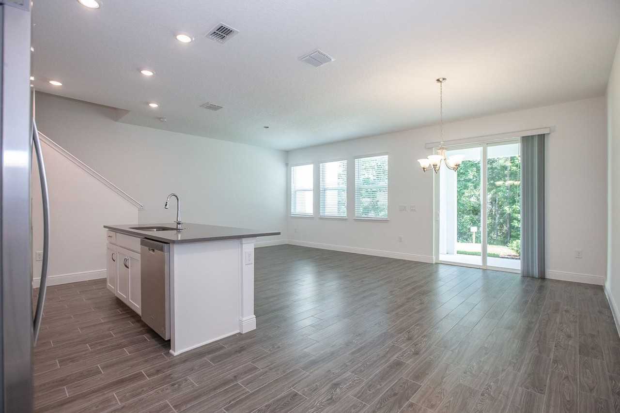1431 Broad Wing Ln - Photo 3 of 26