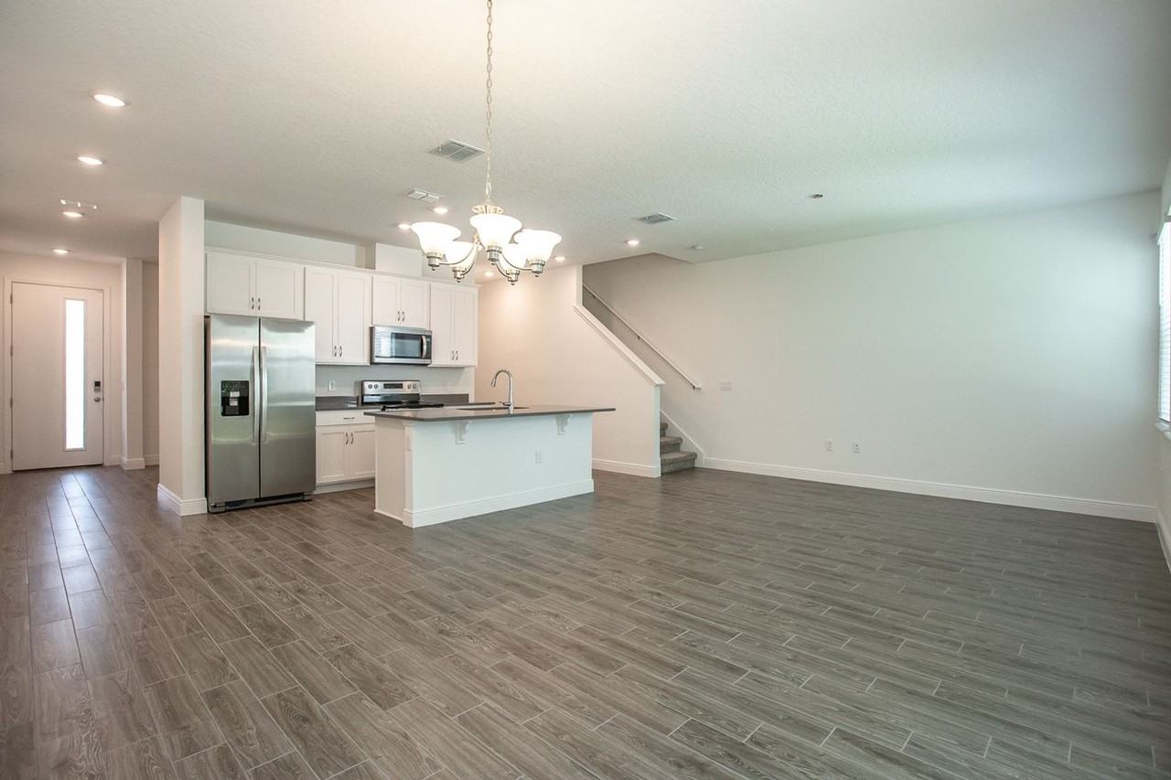 1431 Broad Wing Ln - Photo 4 of 26