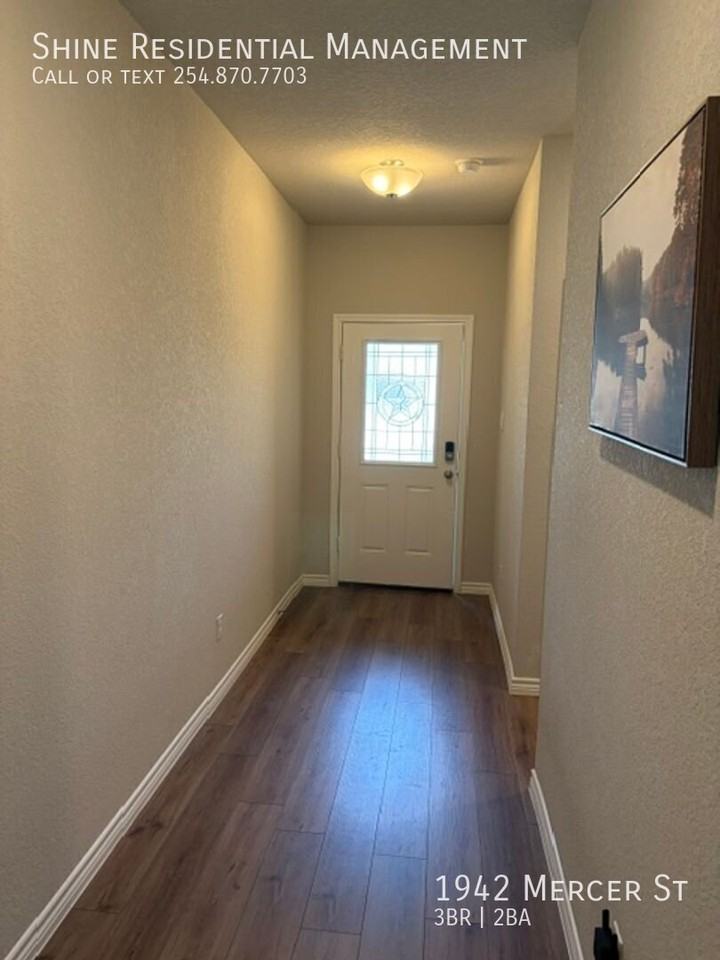 1942 Mercer St - Photo 3 of 39