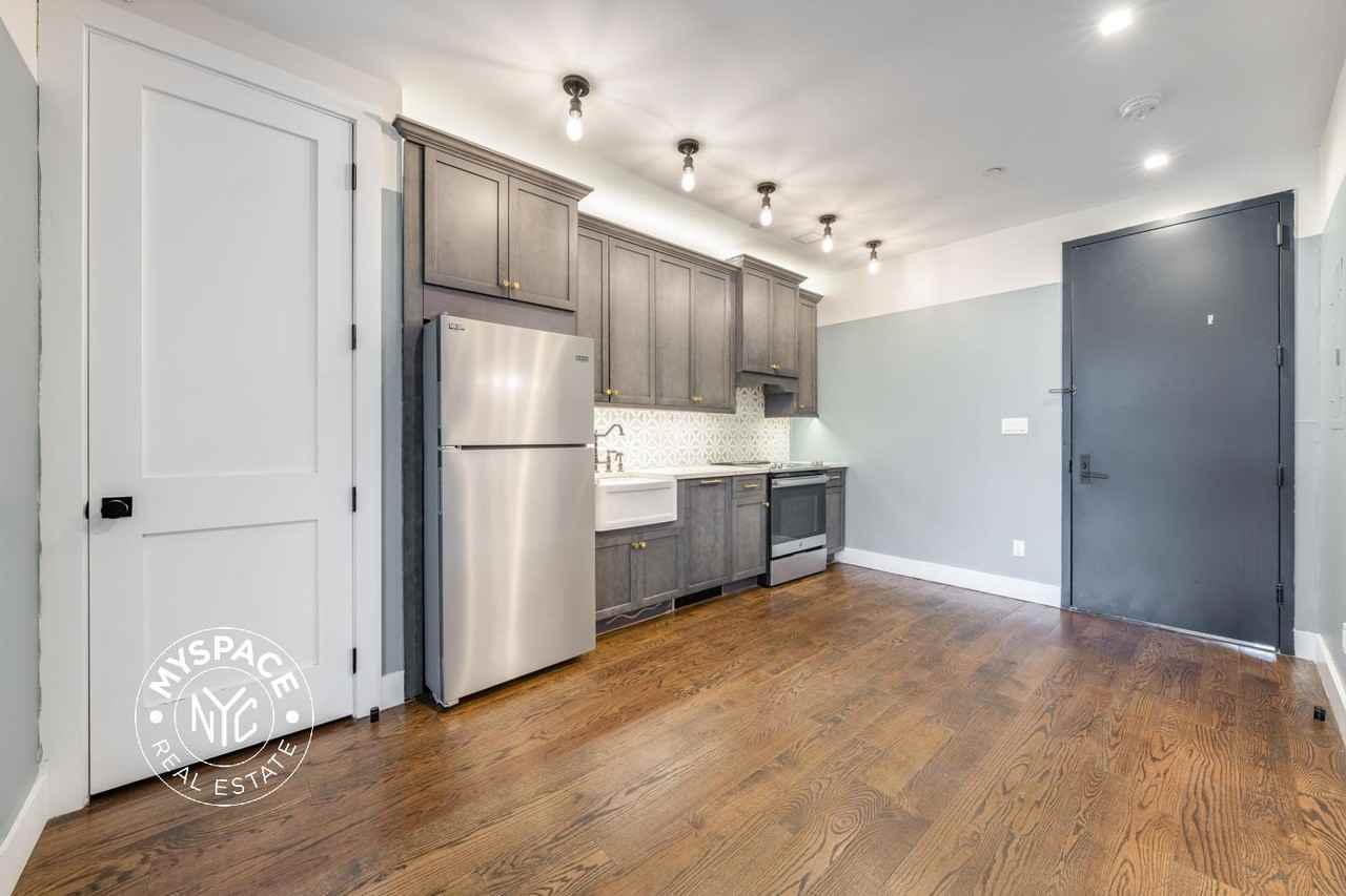 187 Kent Ave #702 - Photo 3 of 21