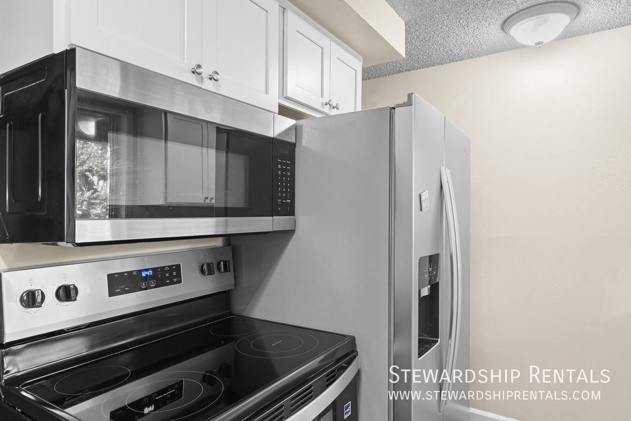 528 Tyler St #9 - Photo 4 of 10