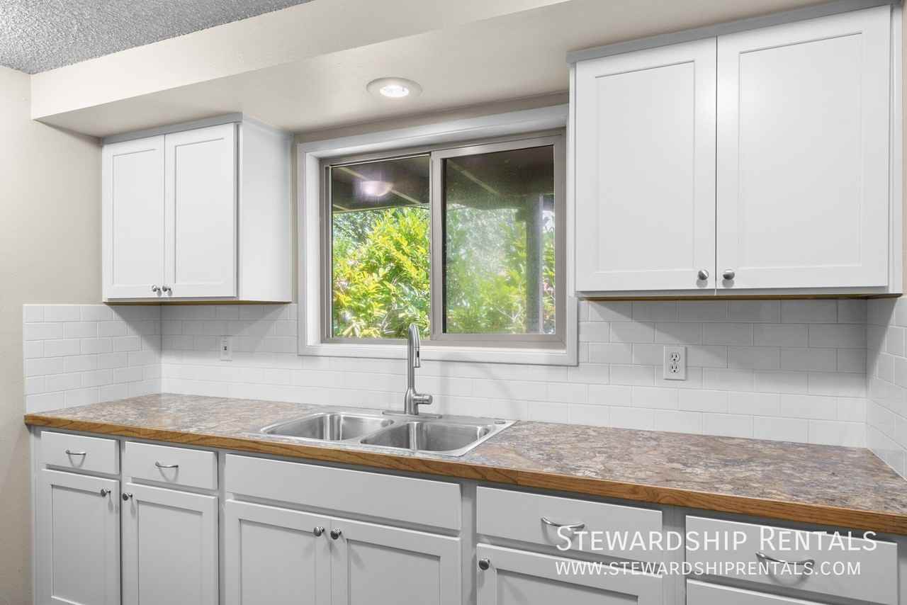 528 Tyler St #9 - Photo 5 of 10
