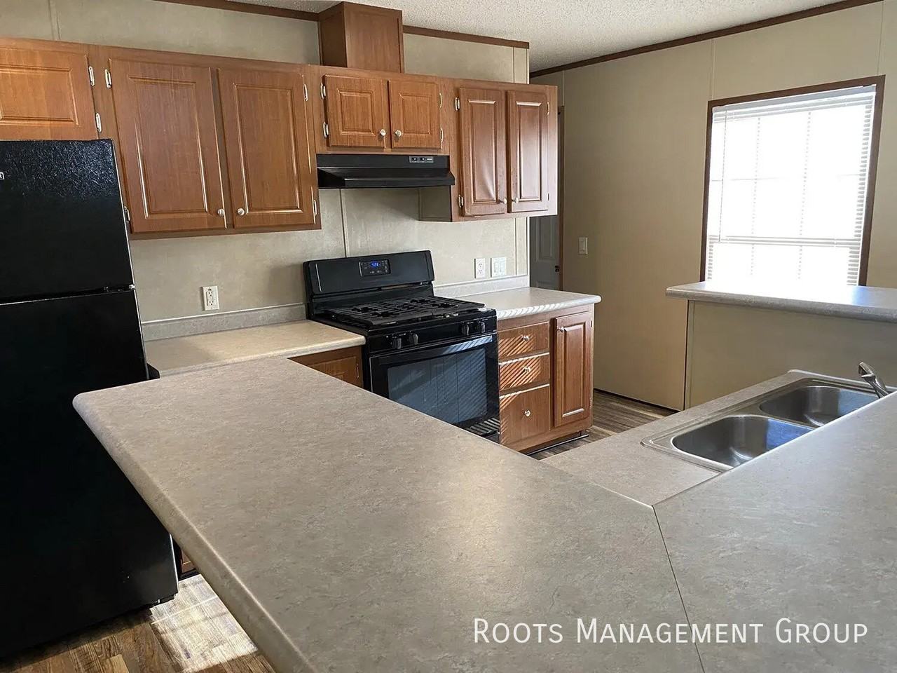 2338 Cascade Ave - Photo 5 of 14
