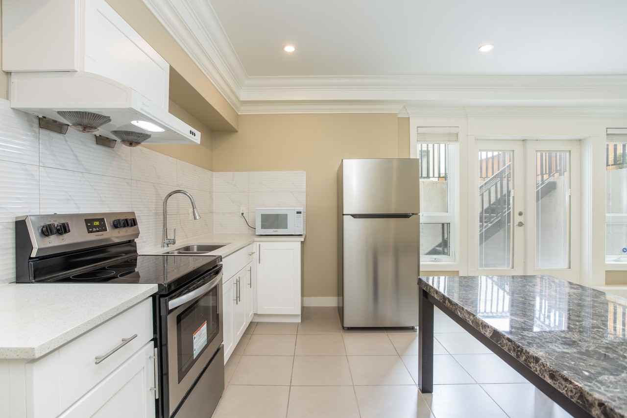 6670 Heather Street - Photo 4 of 18