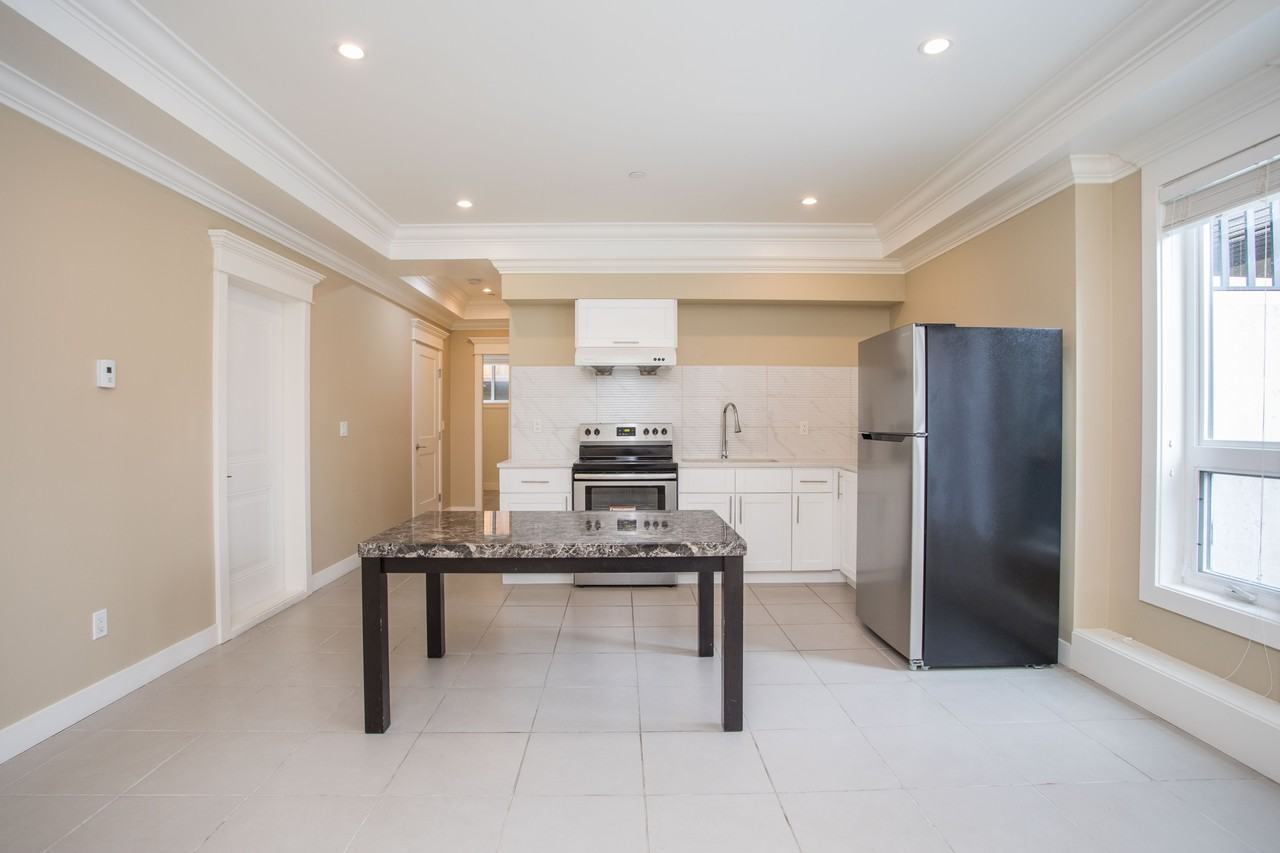 6670 Heather Street - Photo 6 of 18