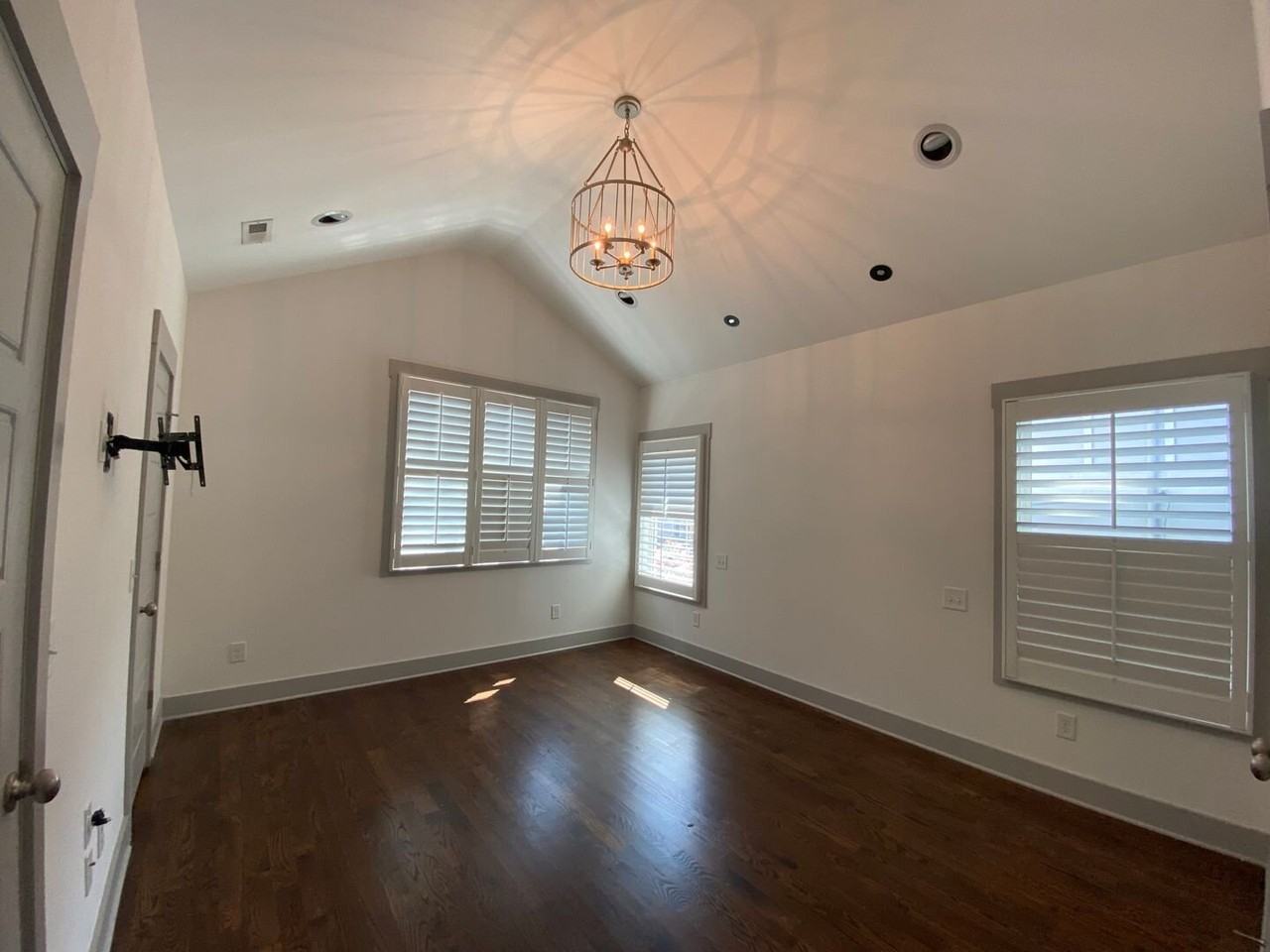 1104B W Grove Ave - Photo 7 of 14