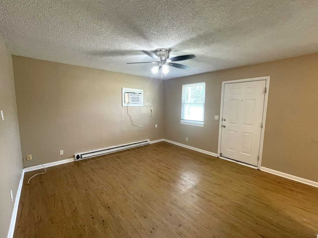 1205 Shawnee Rd - Photo 2 of 9