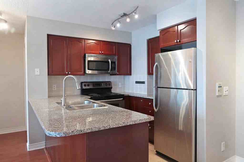 51 Lower Simcoe St #1712 - Photo 4 of 14