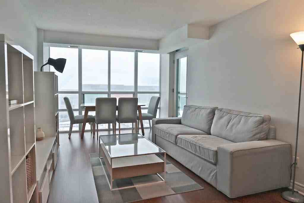 51 Lower Simcoe St #1712 - Photo 5 of 14