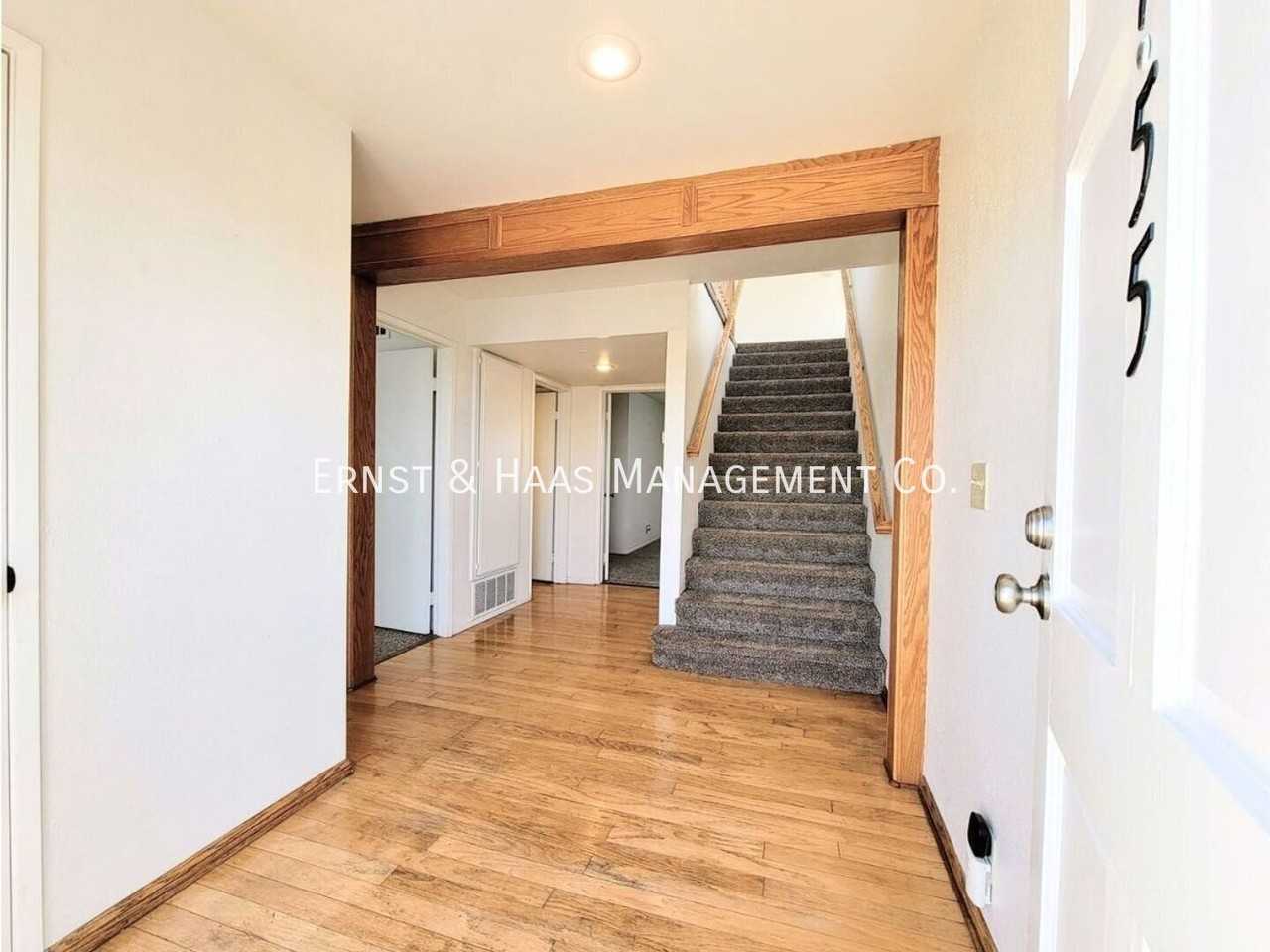 2755 E Hill St - Photo 4 of 35