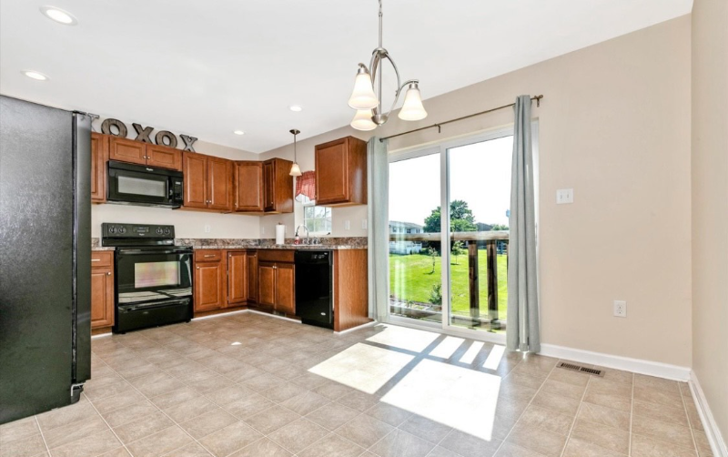 1042 Orndorff Ct - Photo 7 of 31