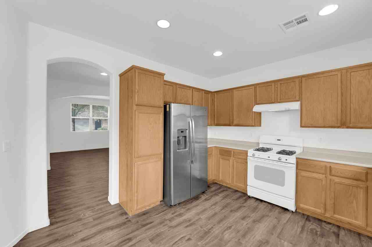 9633 Rolling Thunder Ave - Photo 5 of 36