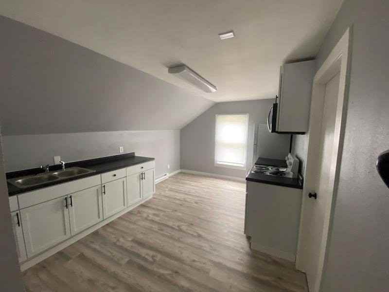 207 1/2 W Mill St - Photo 5 of 10