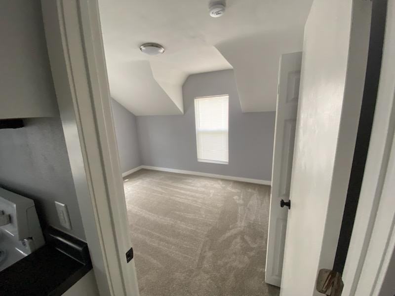 207 1/2 W Mill St - Photo 6 of 10