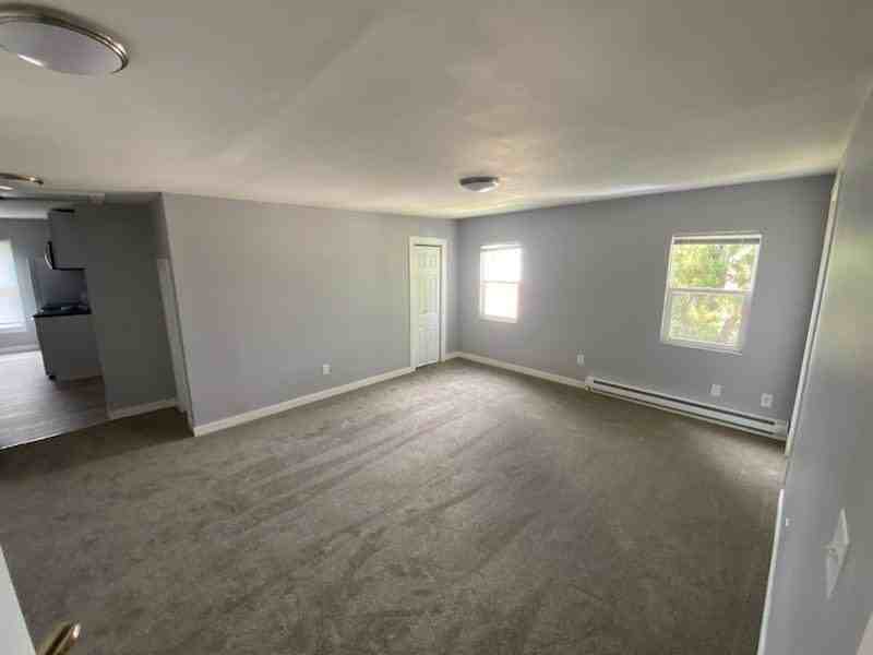 207 1/2 W Mill St - Photo 7 of 10