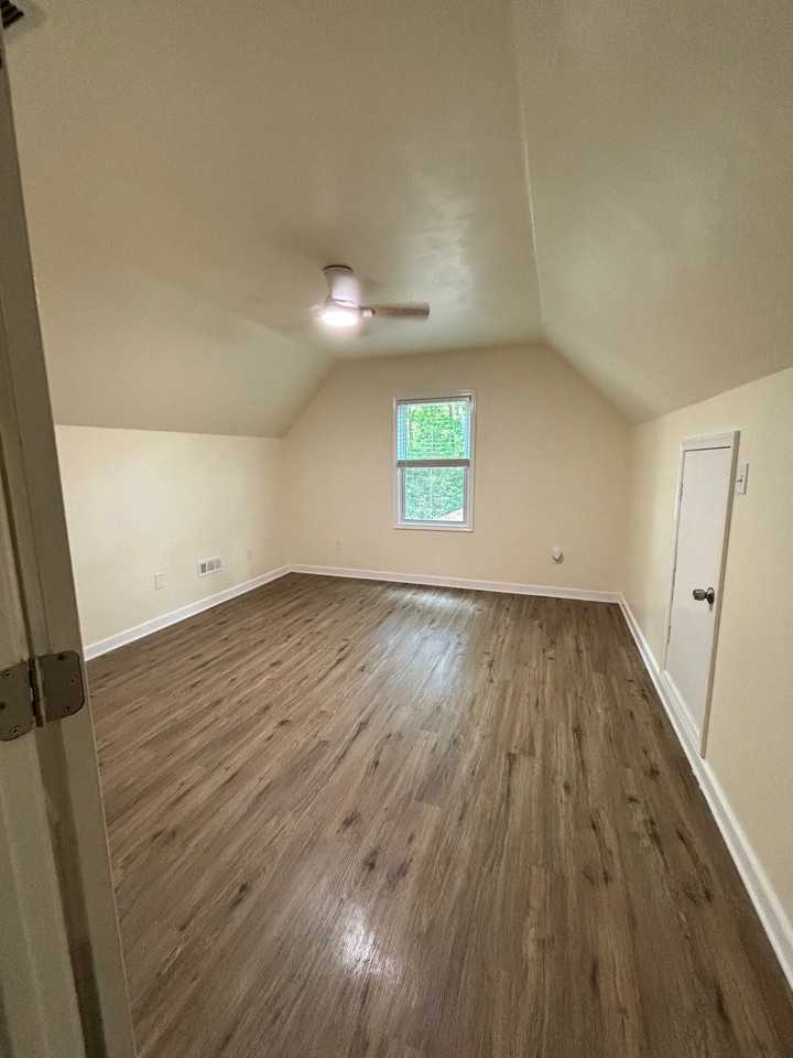 16321 Rhodes Ln - Photo 7 of 18