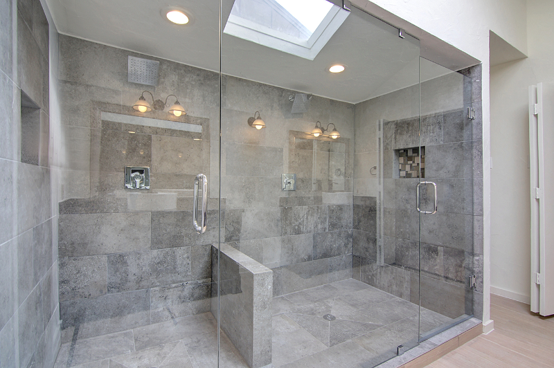 3333 Creekbend Dr - Photo 3 of 9