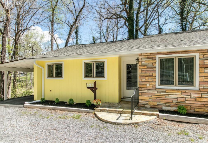 121 Carolina Dr - Photo 4 of 9