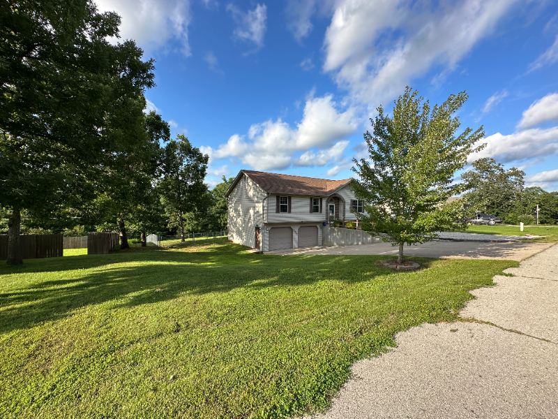 15640 Top Dr - Photo 5 of 43