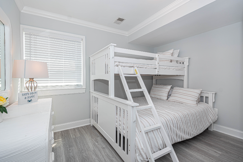 13 43rd St #1 - Photo 4 of 11