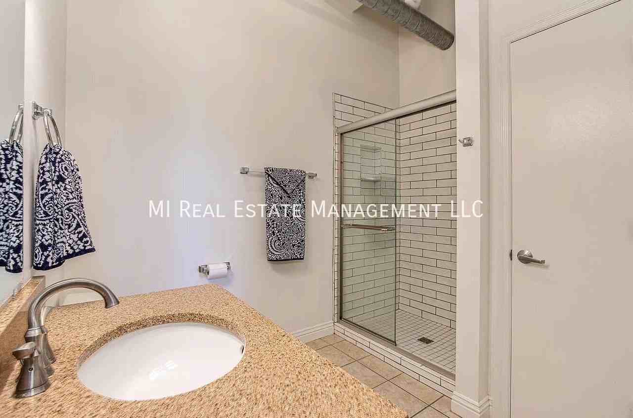 49 Monroe Center St Nw - Photo 5 of 21