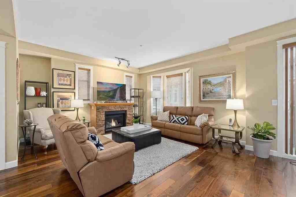 20738 84 Avenue - Photo 2 of 27