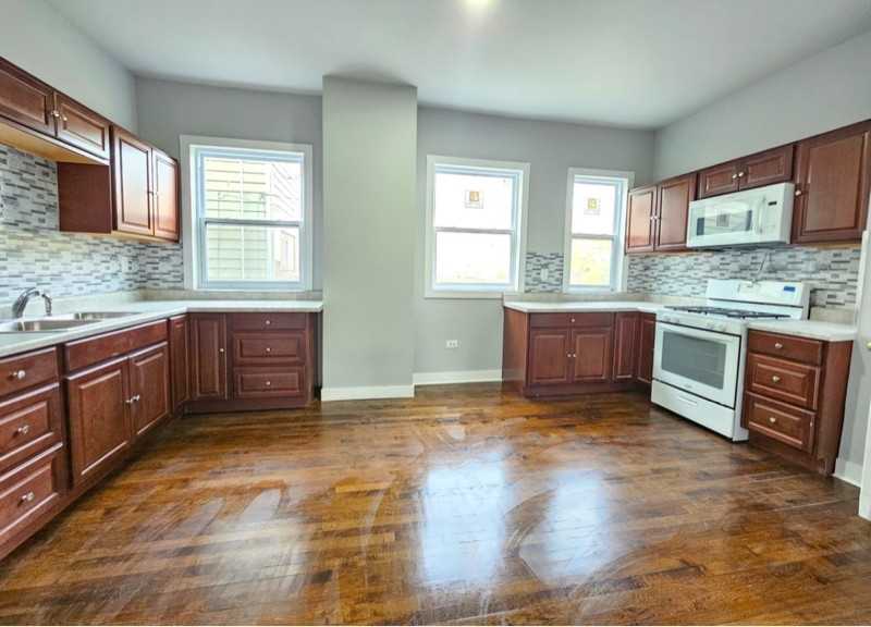 121 N Menard Ave #2 - Photo 2 of 13