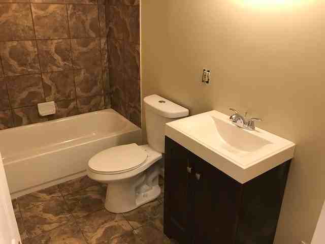 435 Augusta St - Photo 5 of 18