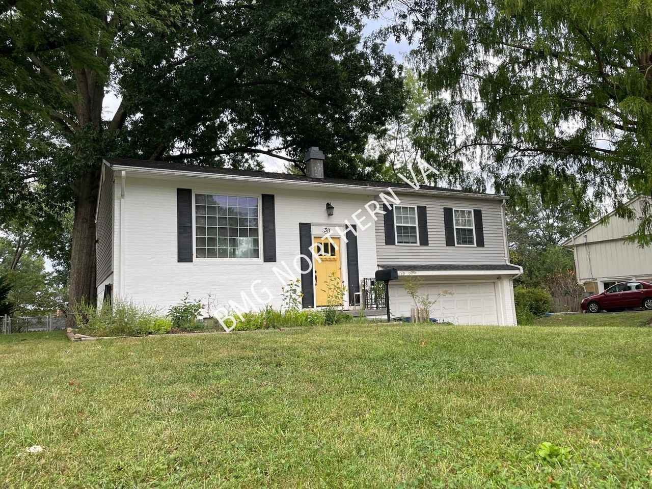 311 Prospect Dr Sw - Photo 3 of 42
