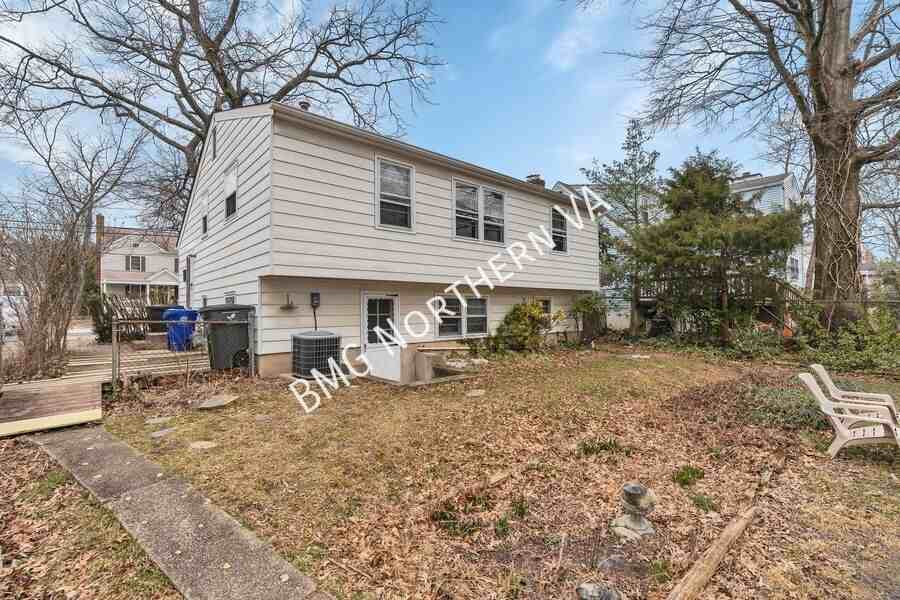 5722 4th St S - Photo 2 of 30