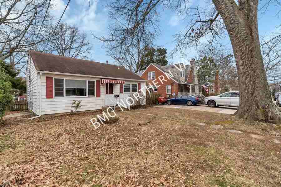 5722 4th St S - Photo 3 of 30
