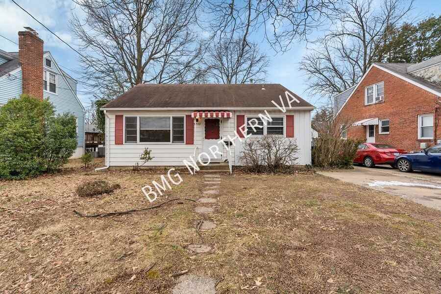 5722 4th St S - Photo 4 of 30