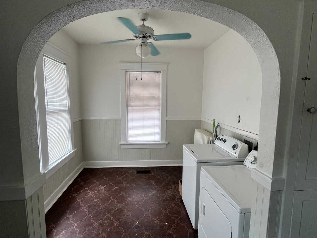 845 University St - Photo 5 of 6