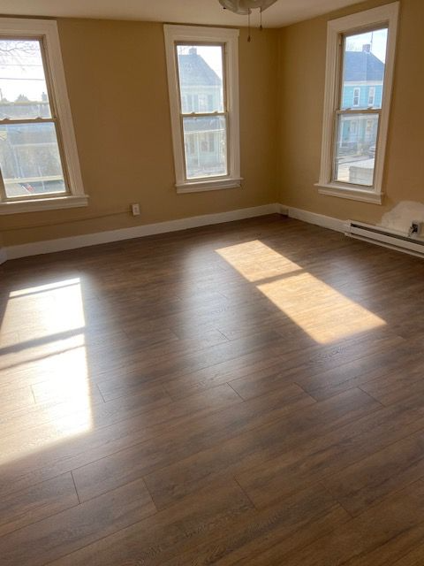 401 3rd St #4 - Photo 3 of 14