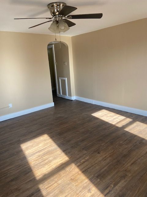 401 3rd St #4 - Photo 4 of 14