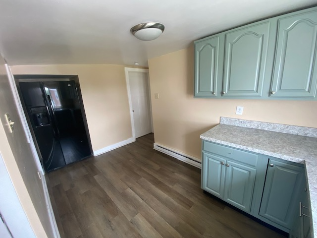 401 3rd St #4 - Photo 6 of 14