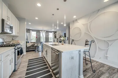 2508 Huntleigh Ln - Photo 6 of 20