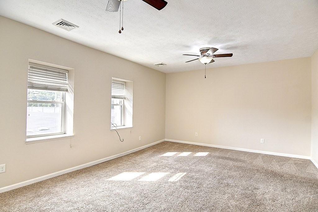 79 S Main St - Photo 4 of 18