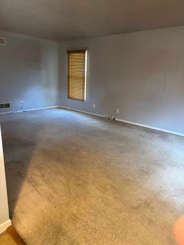 3326 E Adams Ave - Photo 2 of 8