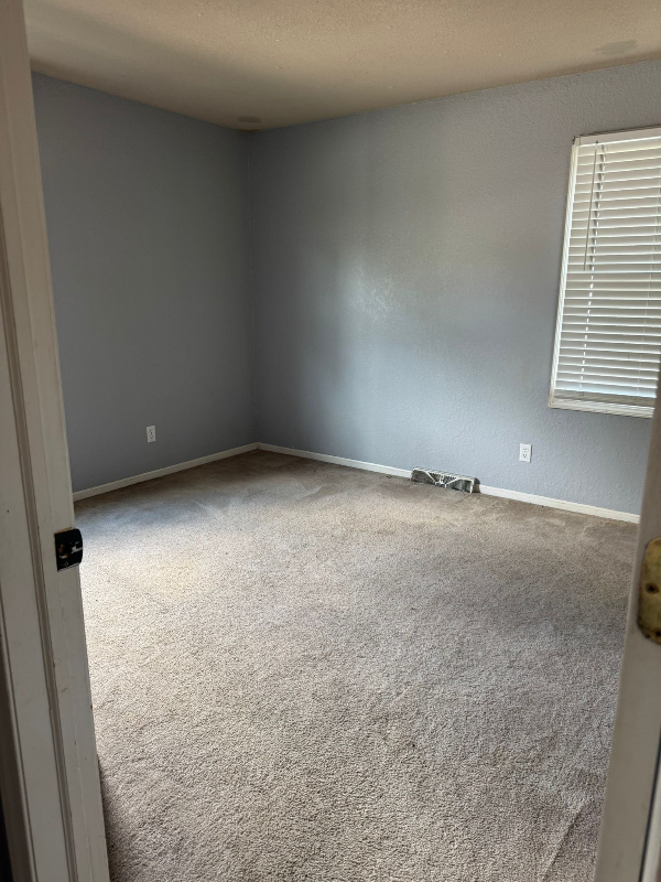 3326 E Adams Ave - Photo 7 of 8