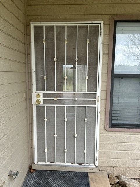 8317 E Leigh Dr - Photo 2 of 17