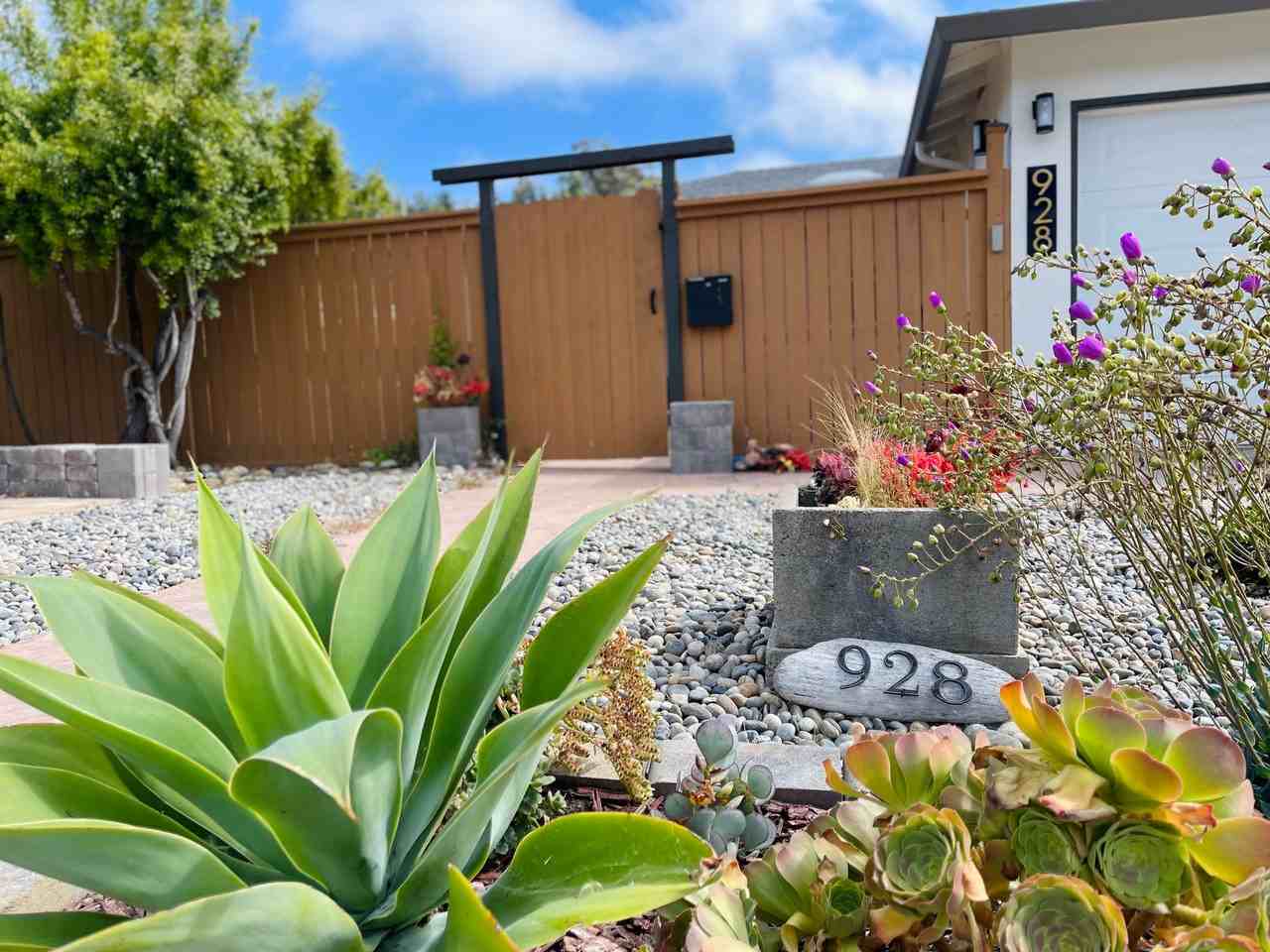 928 Serena Dr - Photo 2 of 26