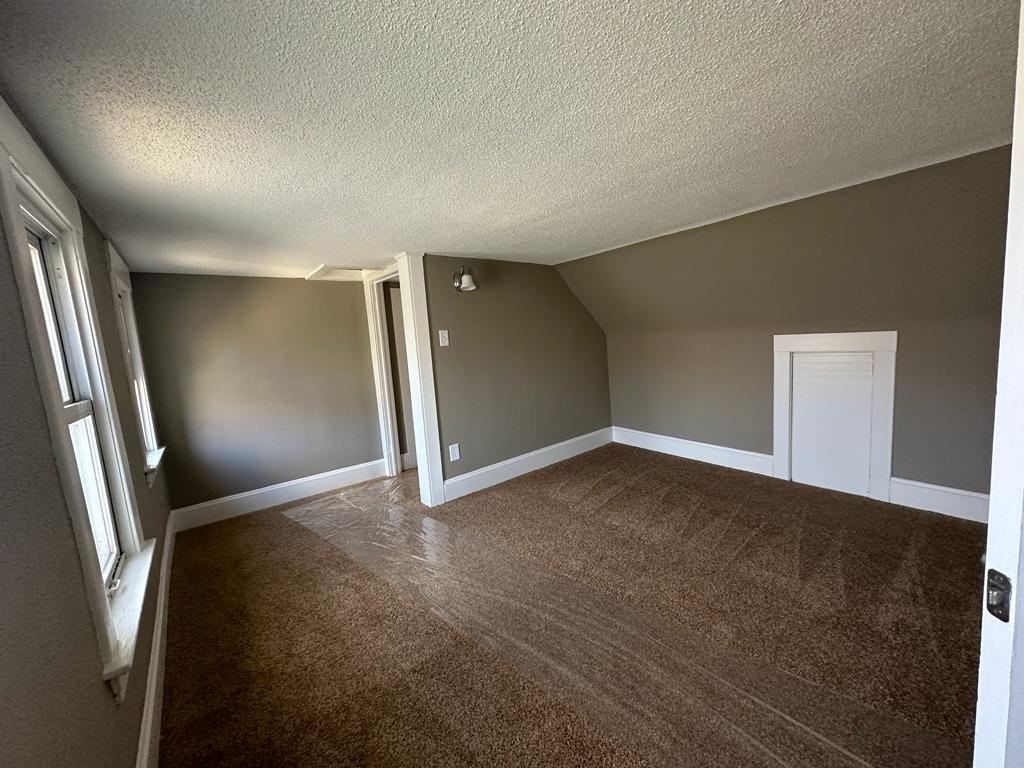 486 Lawson Ave W - Photo 2 of 16