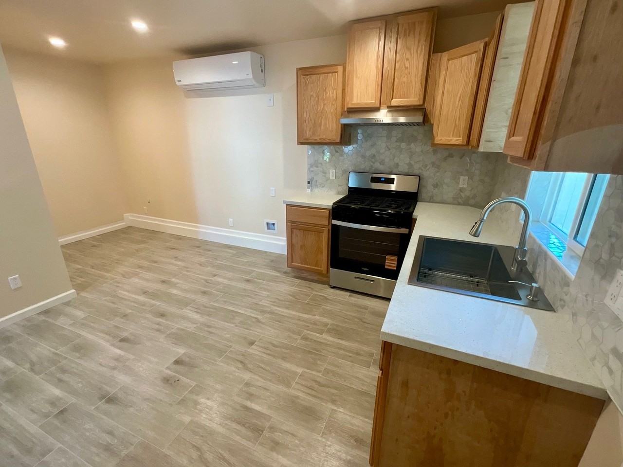 8437 Nevada Ave - Photo 4 of 15