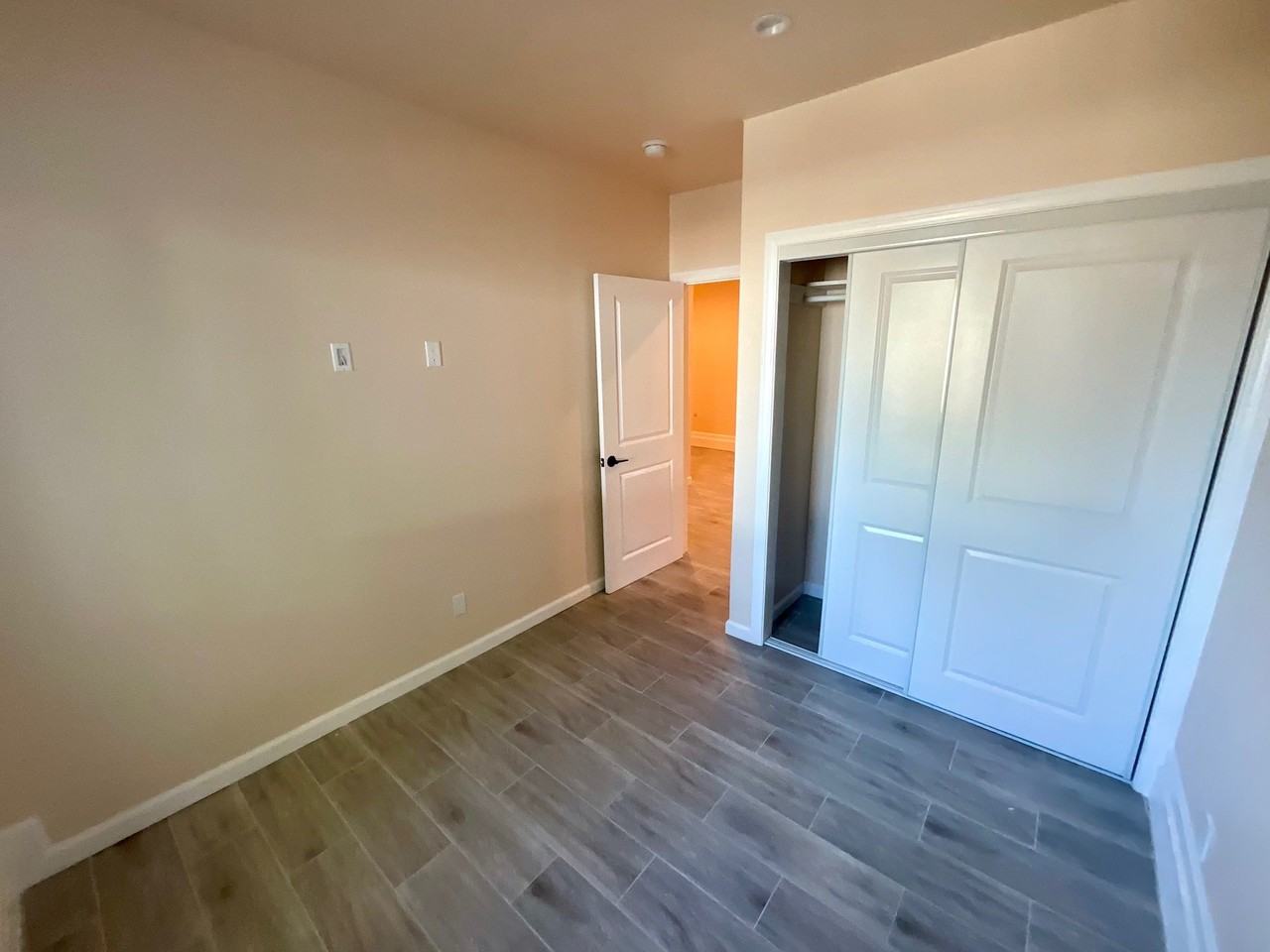 8437 Nevada Ave - Photo 7 of 15