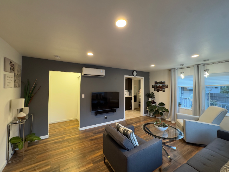 723 N 184th St #A - Photo 3 of 16