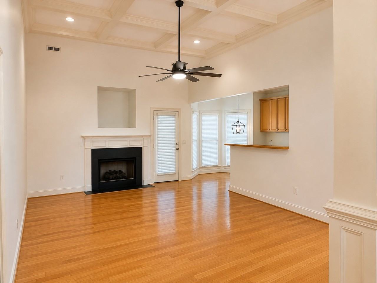 112 Clairewood Ct - Photo 3 of 11