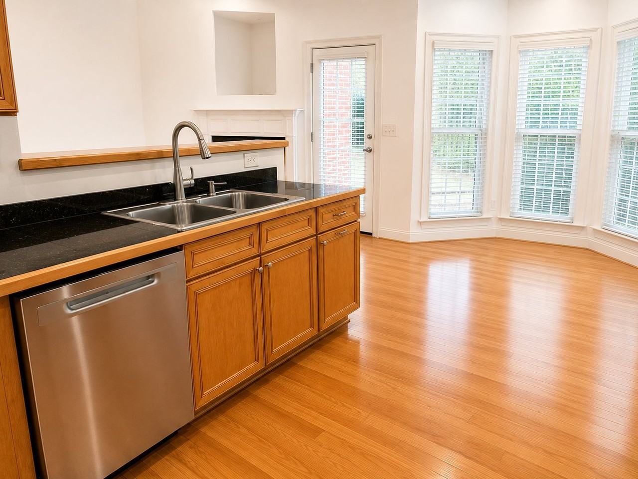 112 Clairewood Ct - Photo 6 of 11