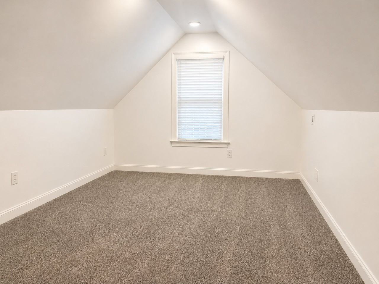 112 Clairewood Ct - Photo 7 of 11